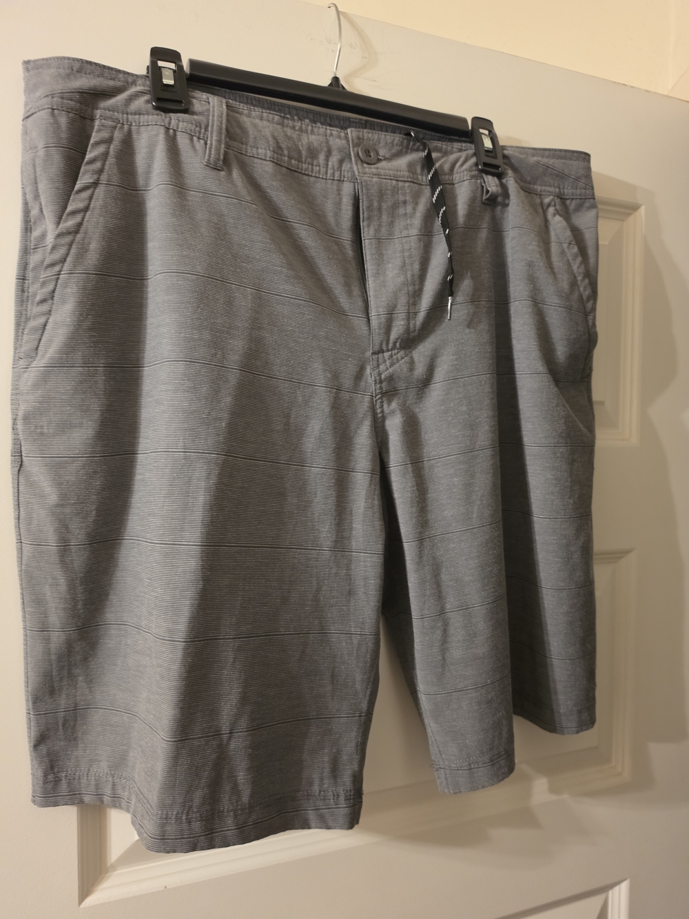 Hang Ten Men's Gray Flat-Front Shorts